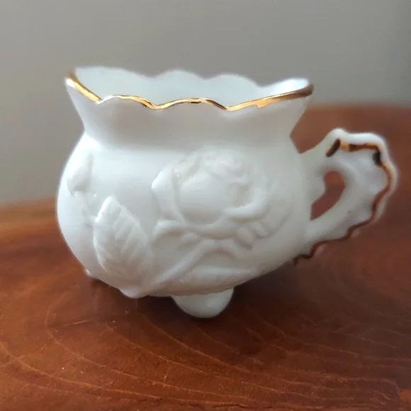 Vintage Miniature Tea Pot Set - Picture 3 of 5